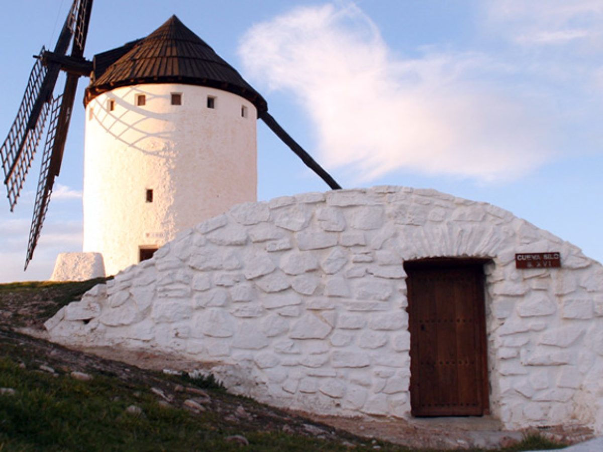 Cuevas-Campo-de-Criptana-